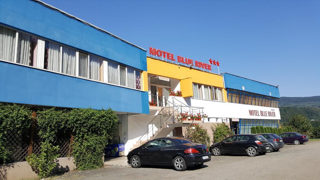 Motel Blue River *